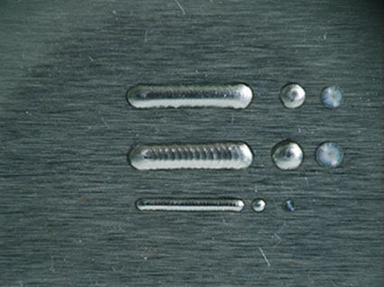 <a href='http://www.rocon.cc/product/3.htm' class='text_a'>模具激光焊機(jī)</a>修復(fù)鏡面模具效果